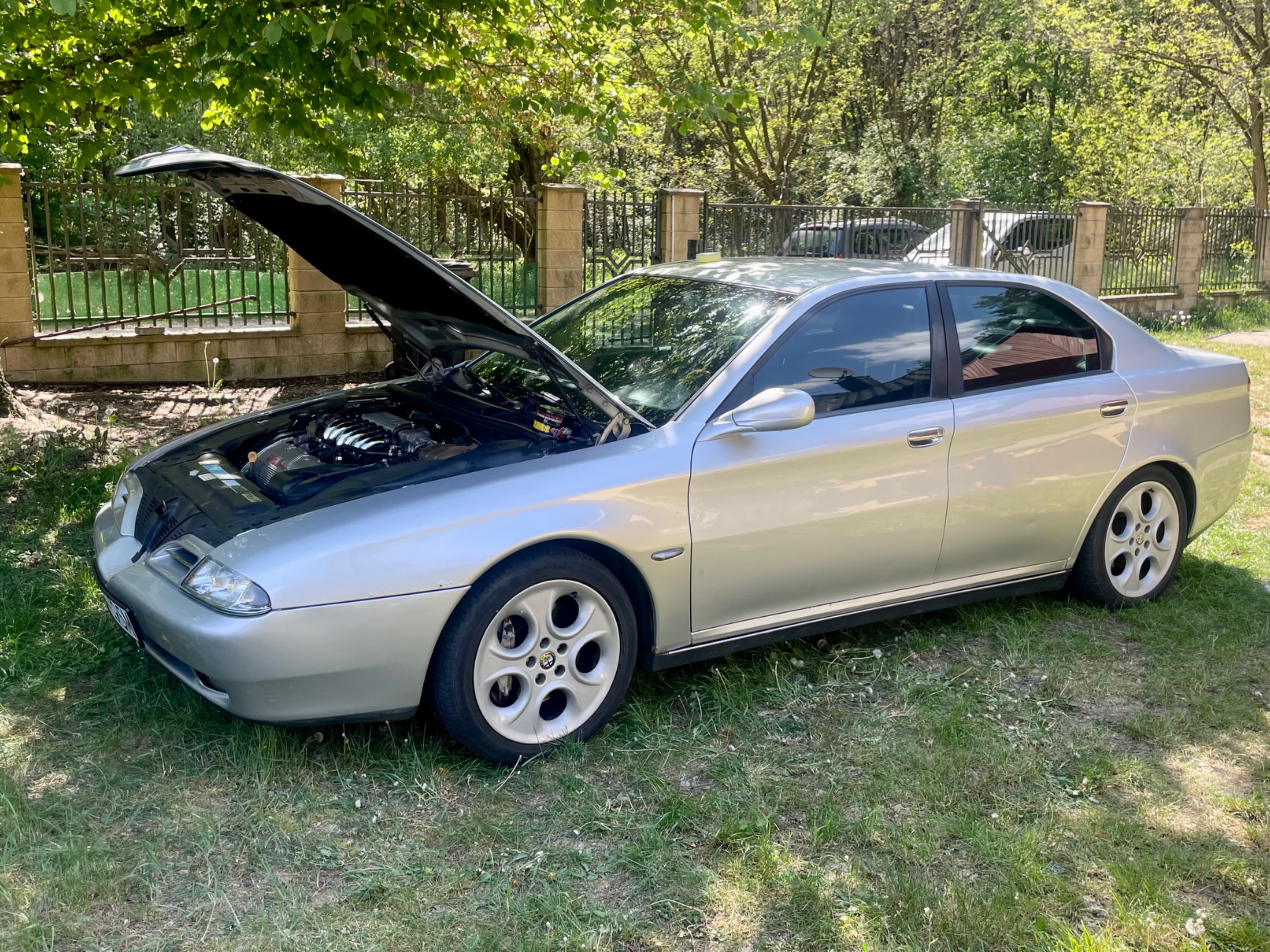 Alfa Romeo 166
