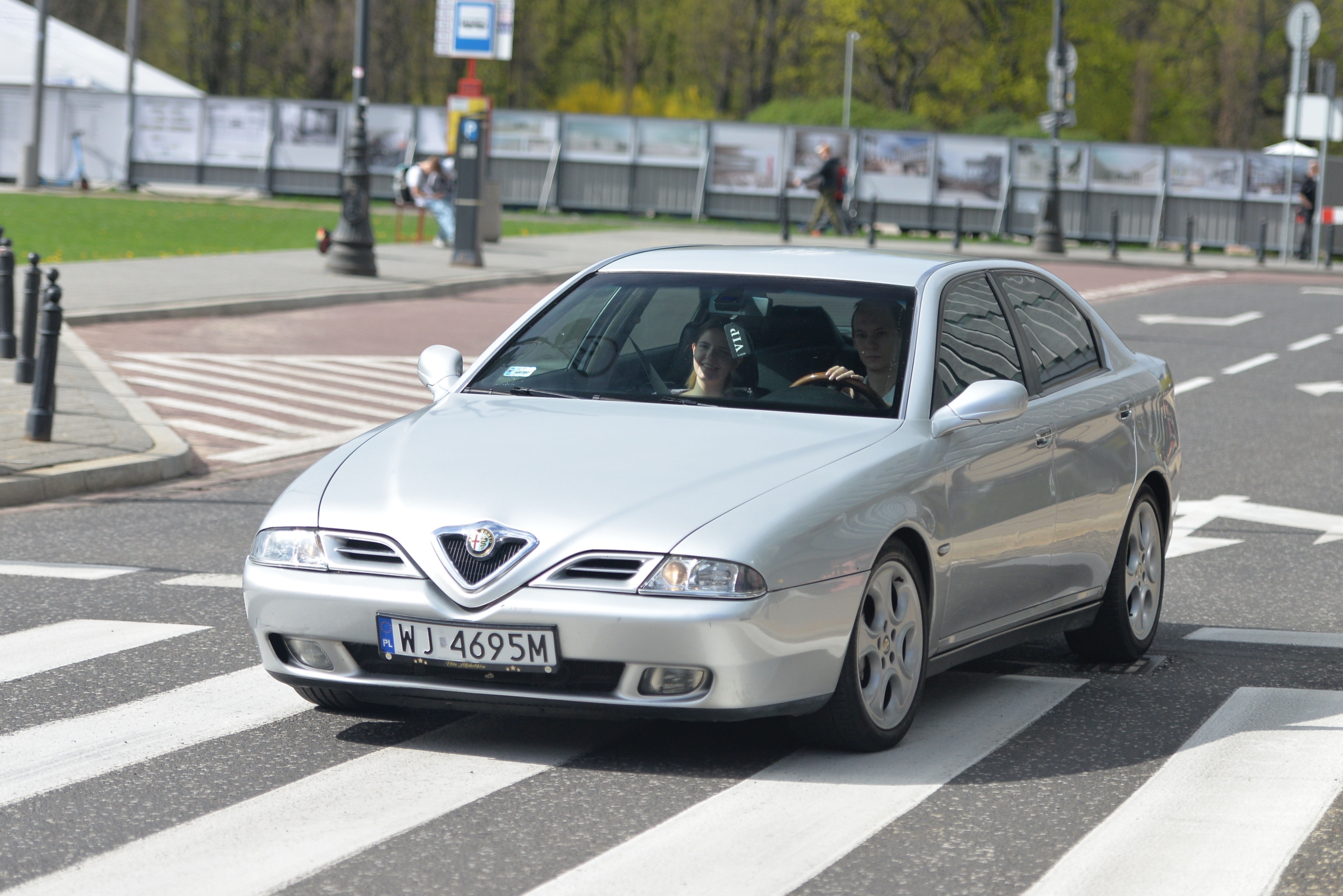 Alfa Romeo 166