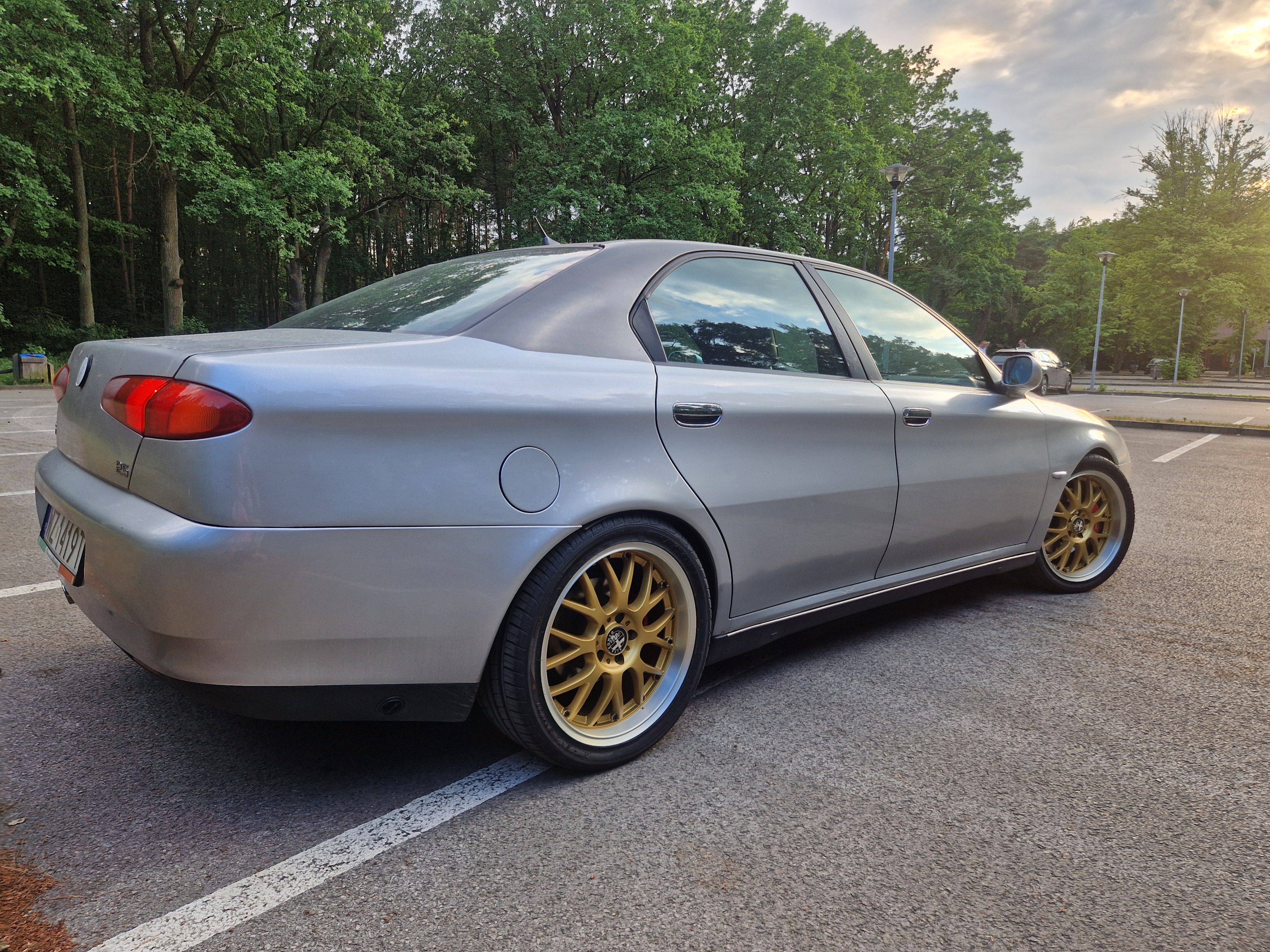 Alfa Romeo 166