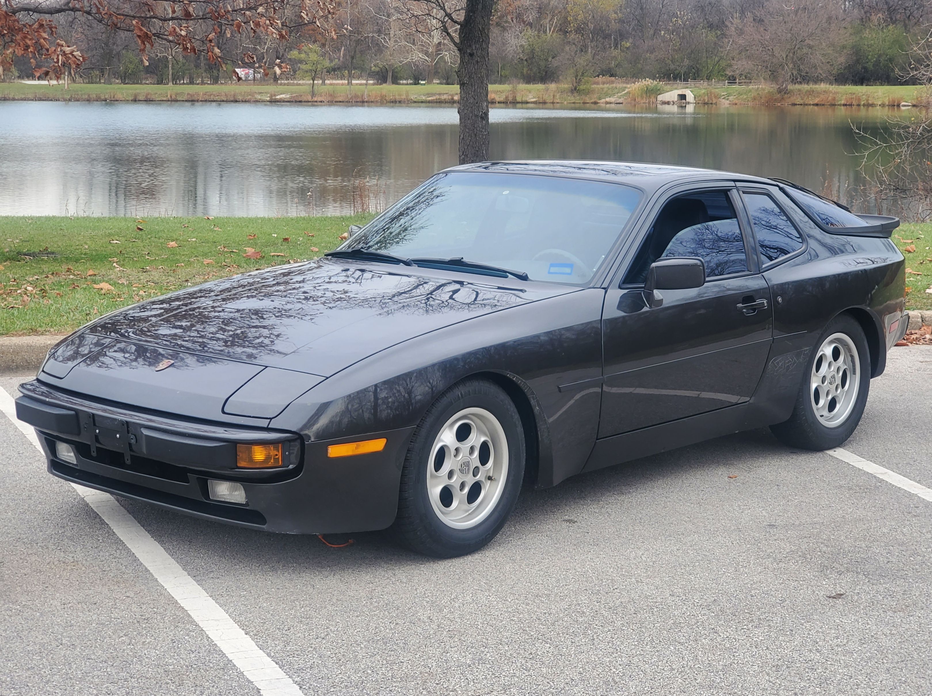 Porsche 944