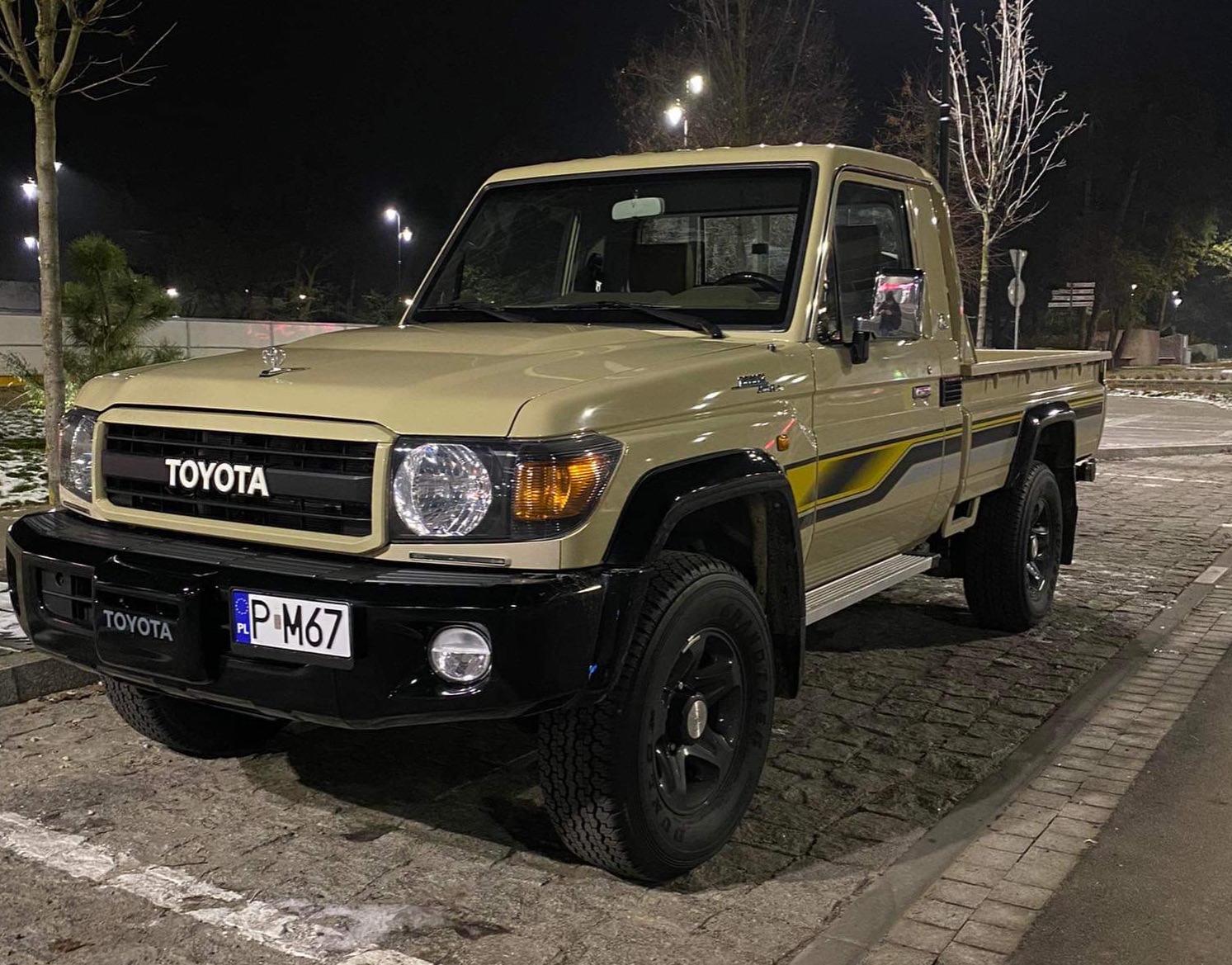Toyota Land Cruiser 79 SINGLE CAB 70th ANNIVESARRY
