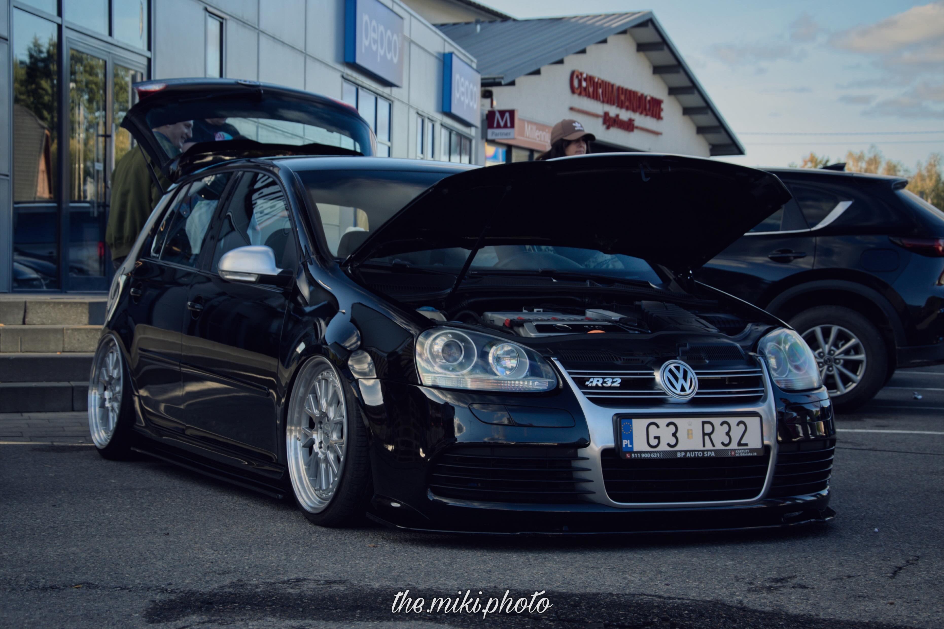 Volkswagen Golf R32