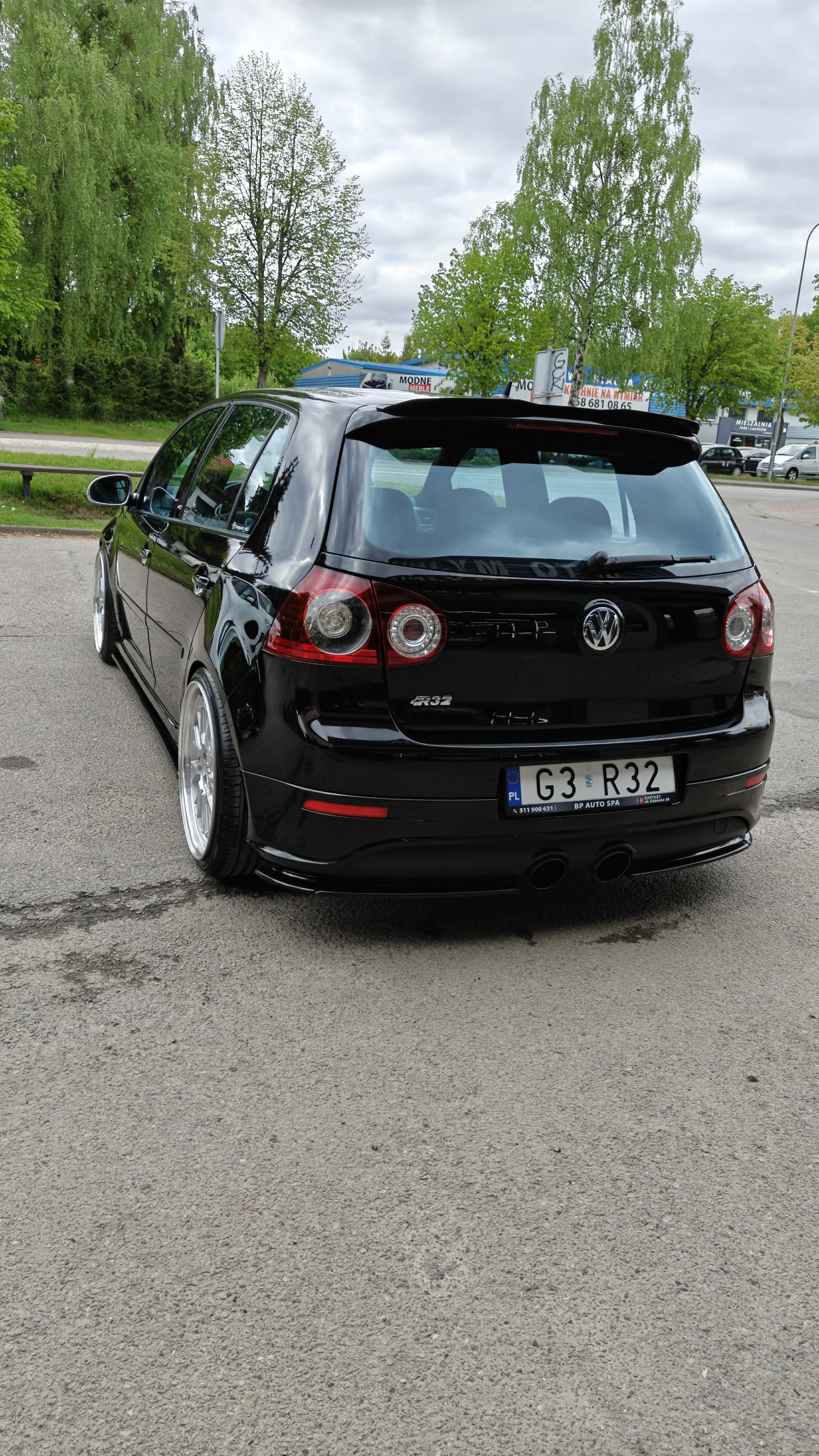 Volkswagen Golf R32