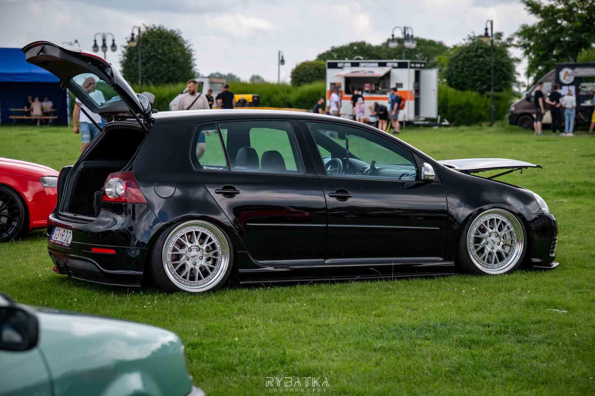 Volkswagen Golf R32