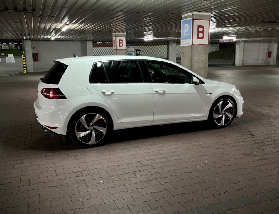 Volkswagen Golf GTI