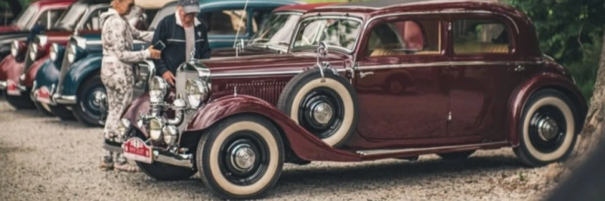 StarDrive Poland 2026 – Pokaz Zabytkowych Mercedesów w Świnoujściu