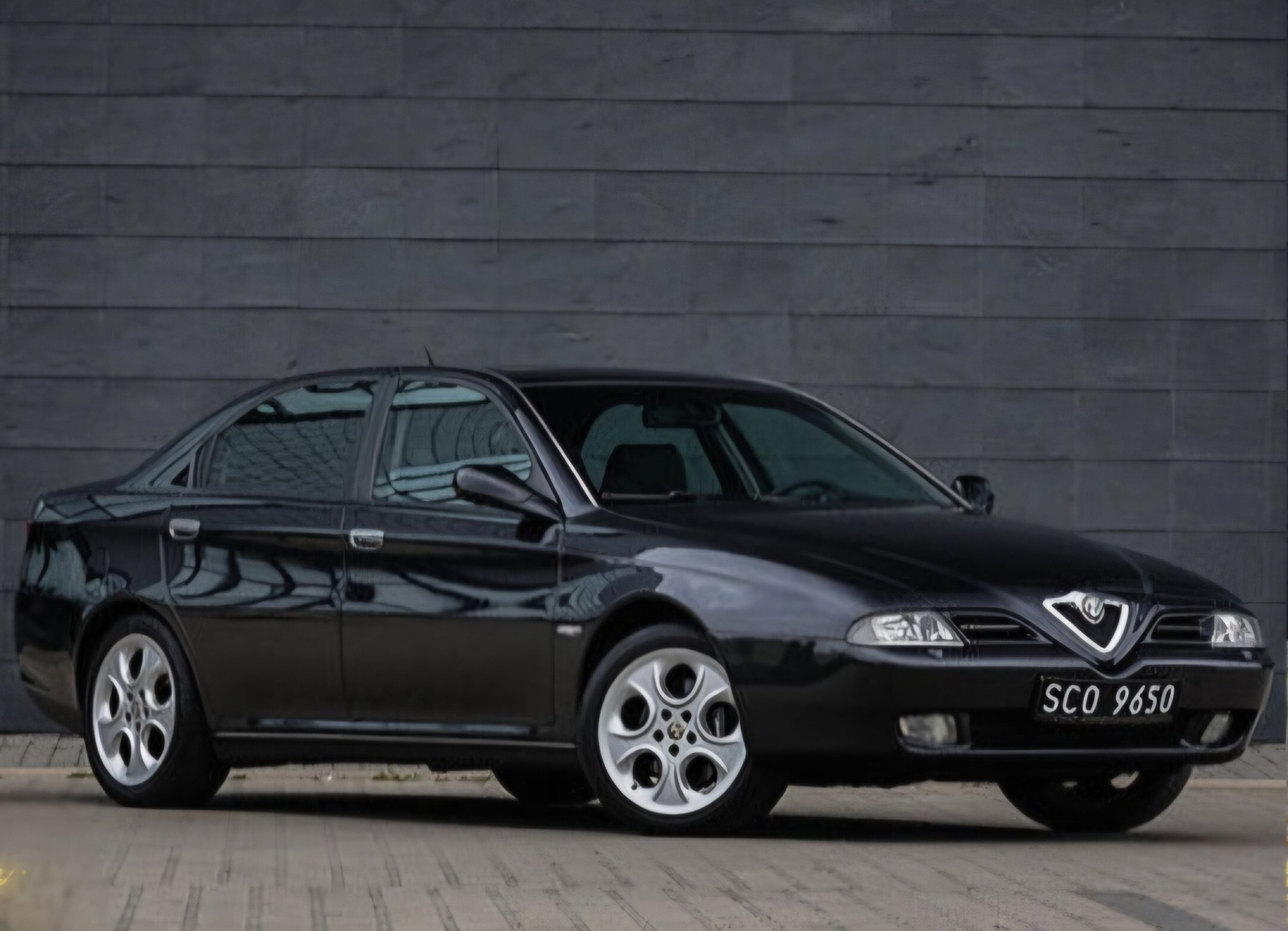 Alfa Romeo 166