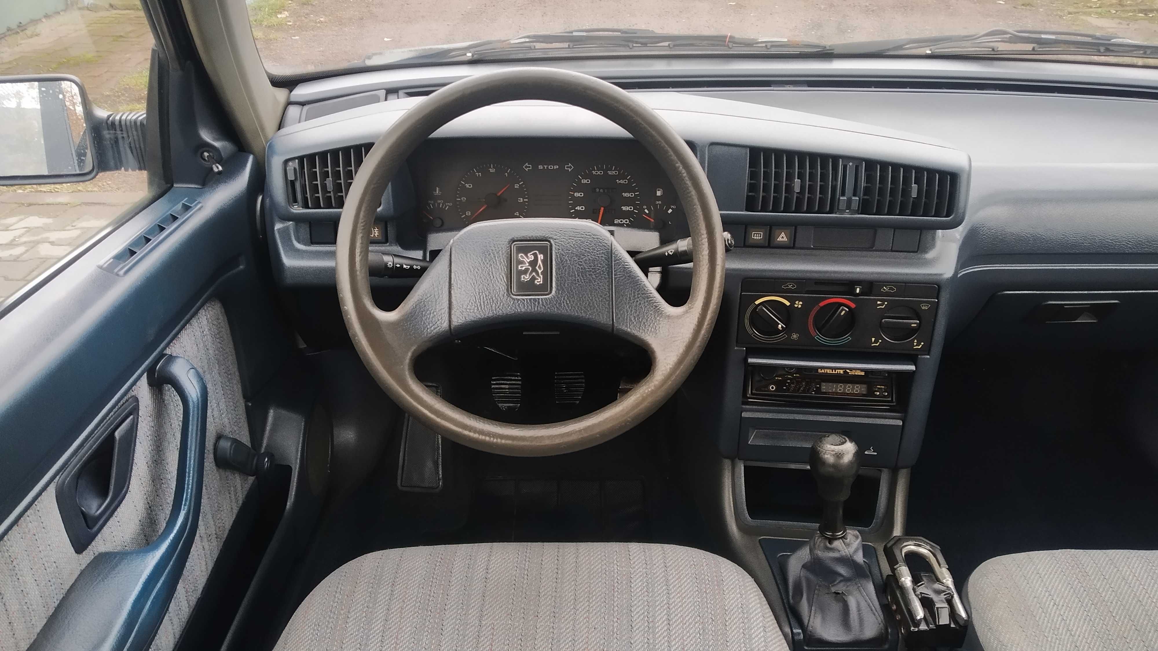 Peugeot 405