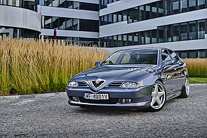 Alfa Romeo 166