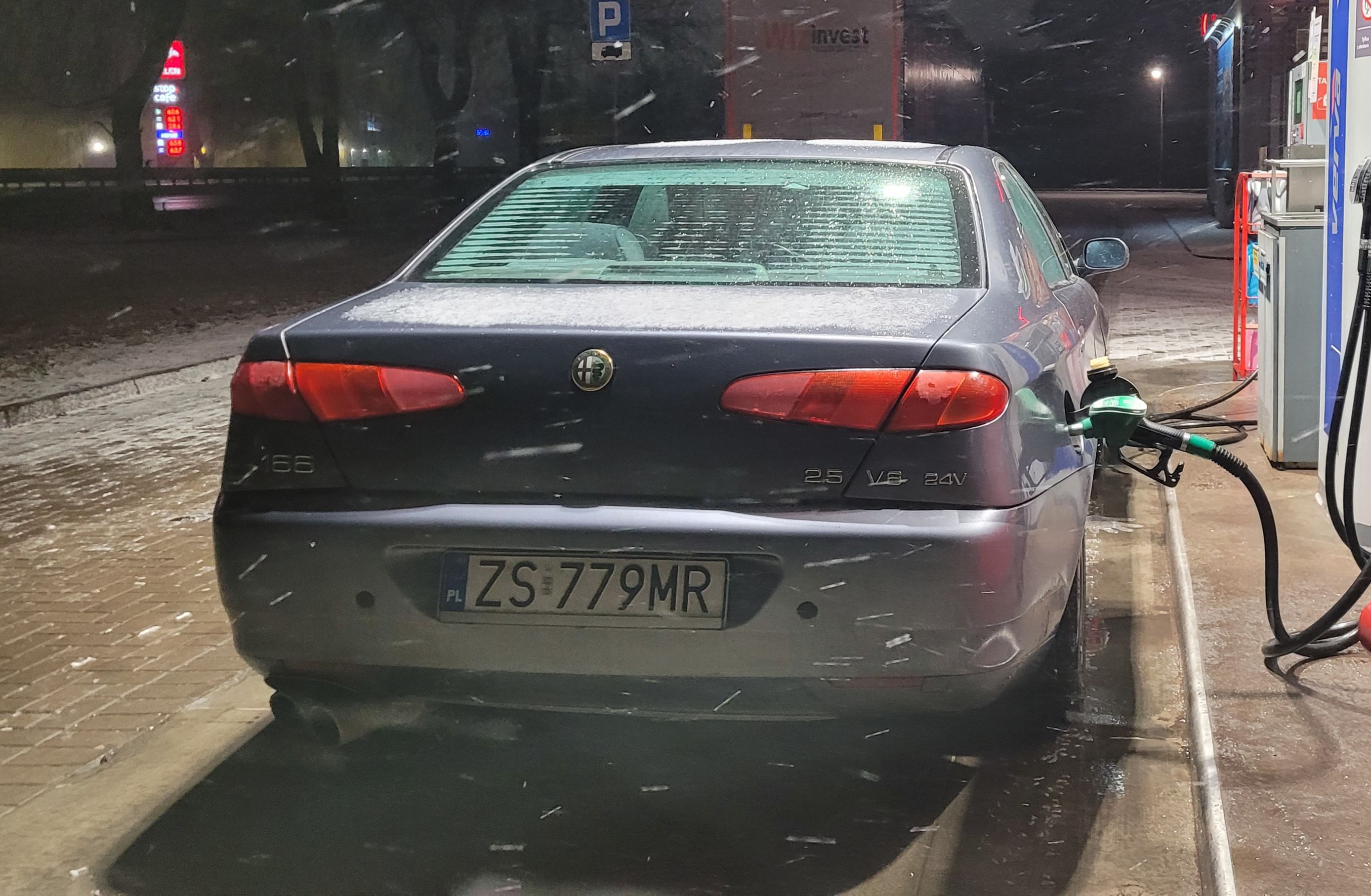 Alfa Romeo 166