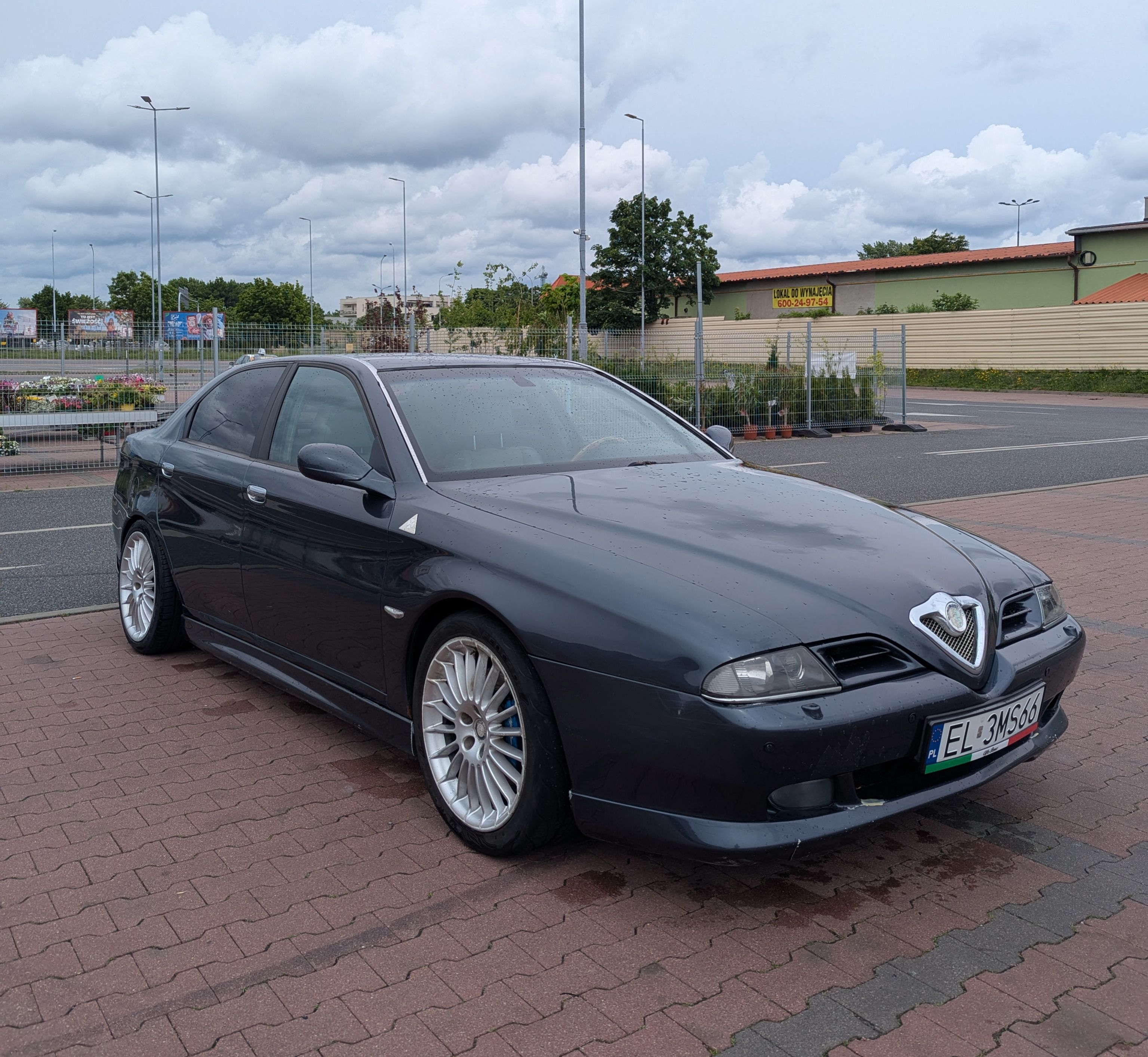 Alfa Romeo 166