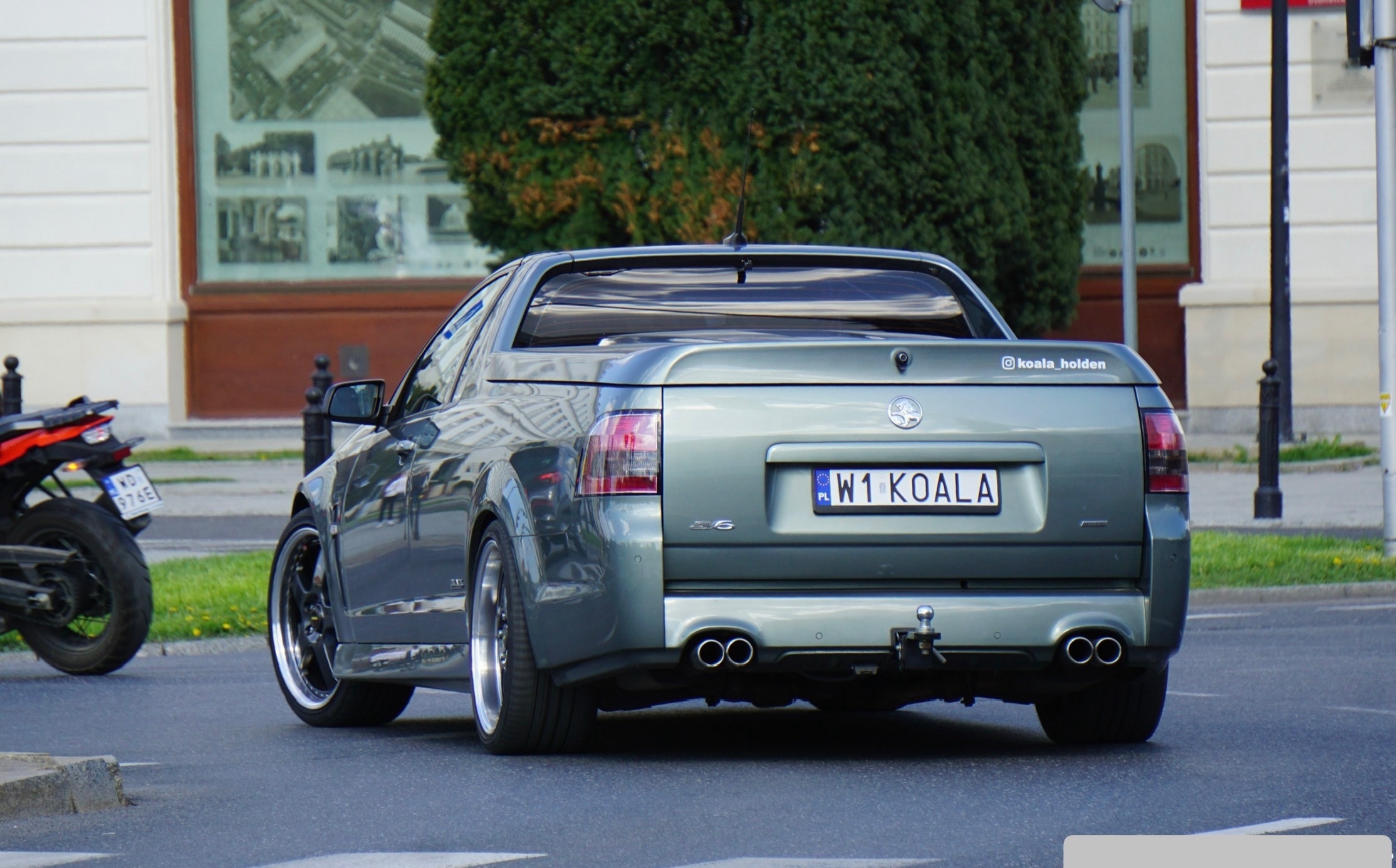 Holden Commodore VF SV6 Black Edition  UTE