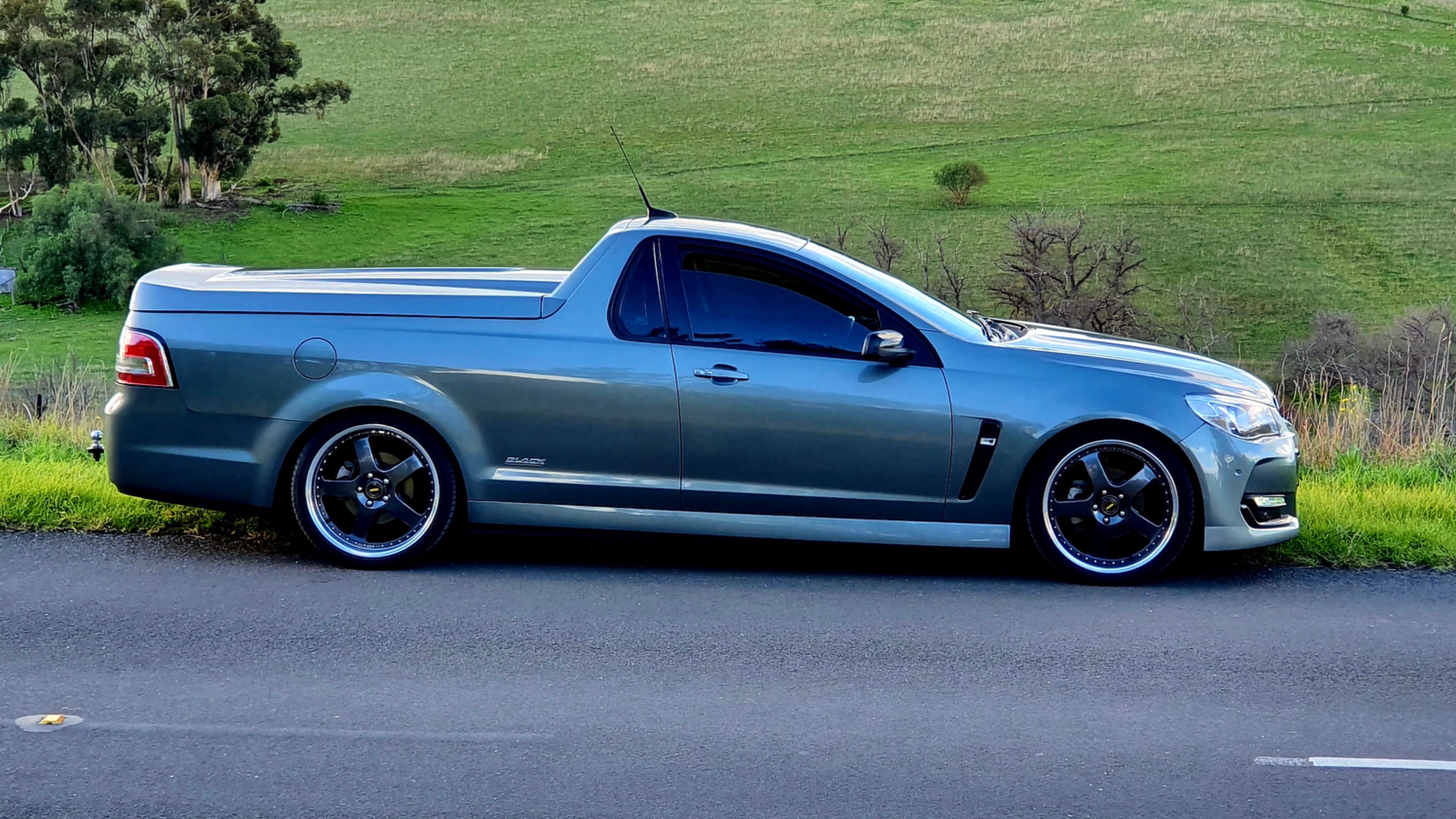Holden Commodore VF SV6 Black Edition  UTE