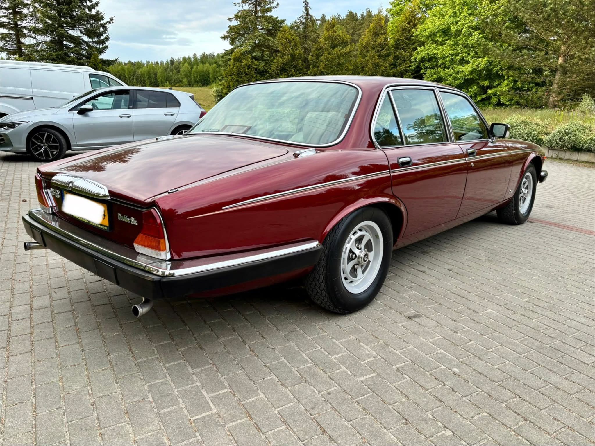 Jaguar XJ