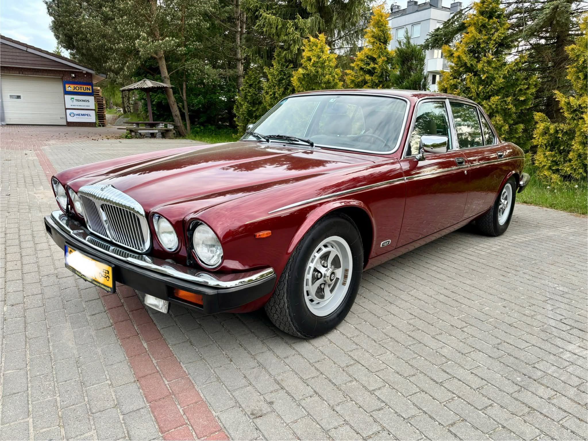 Jaguar XJ