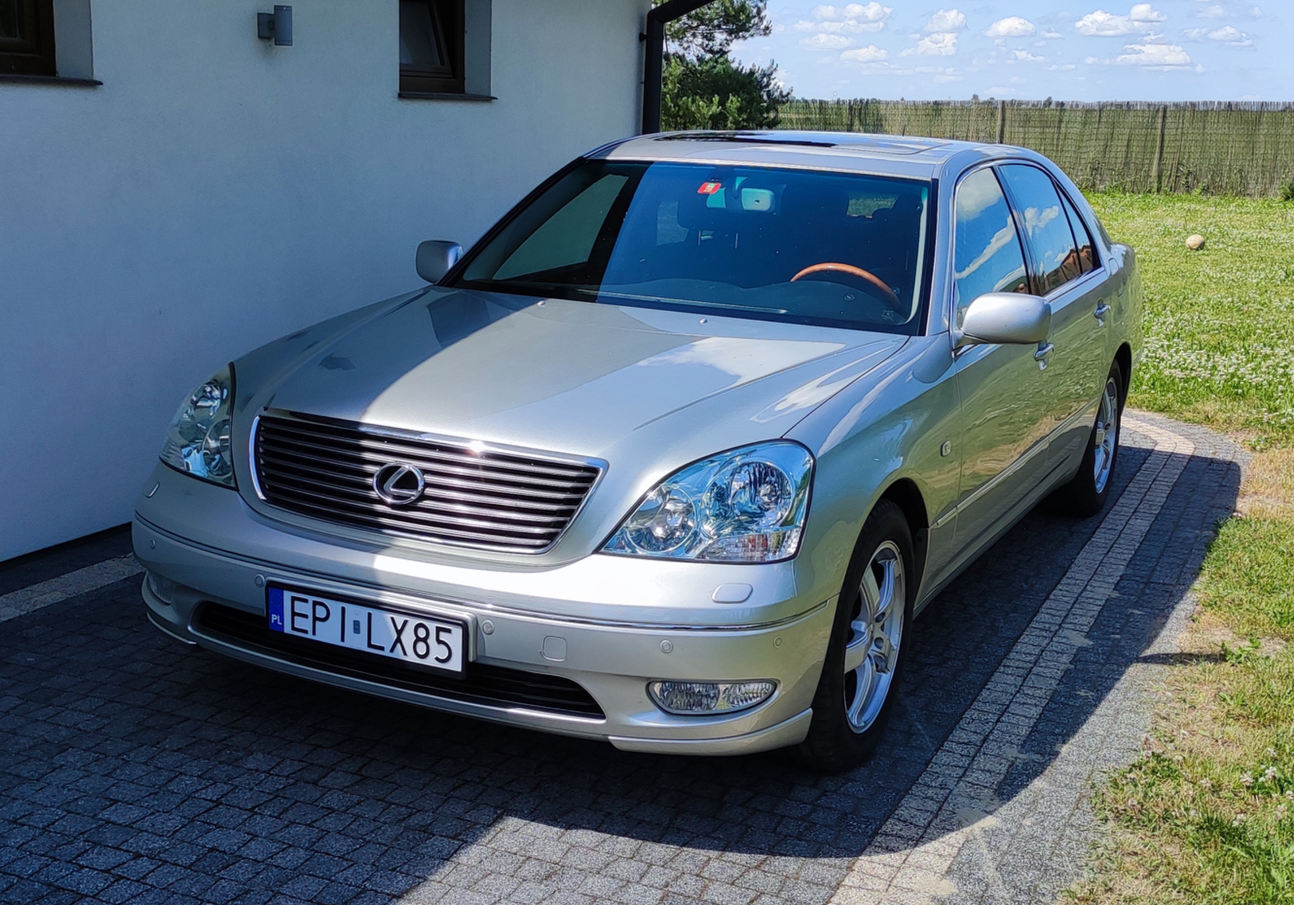 Lexus LS