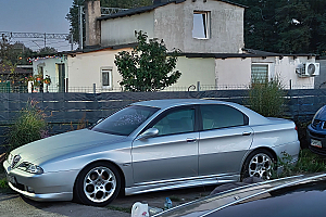 Alfa Romeo 166
