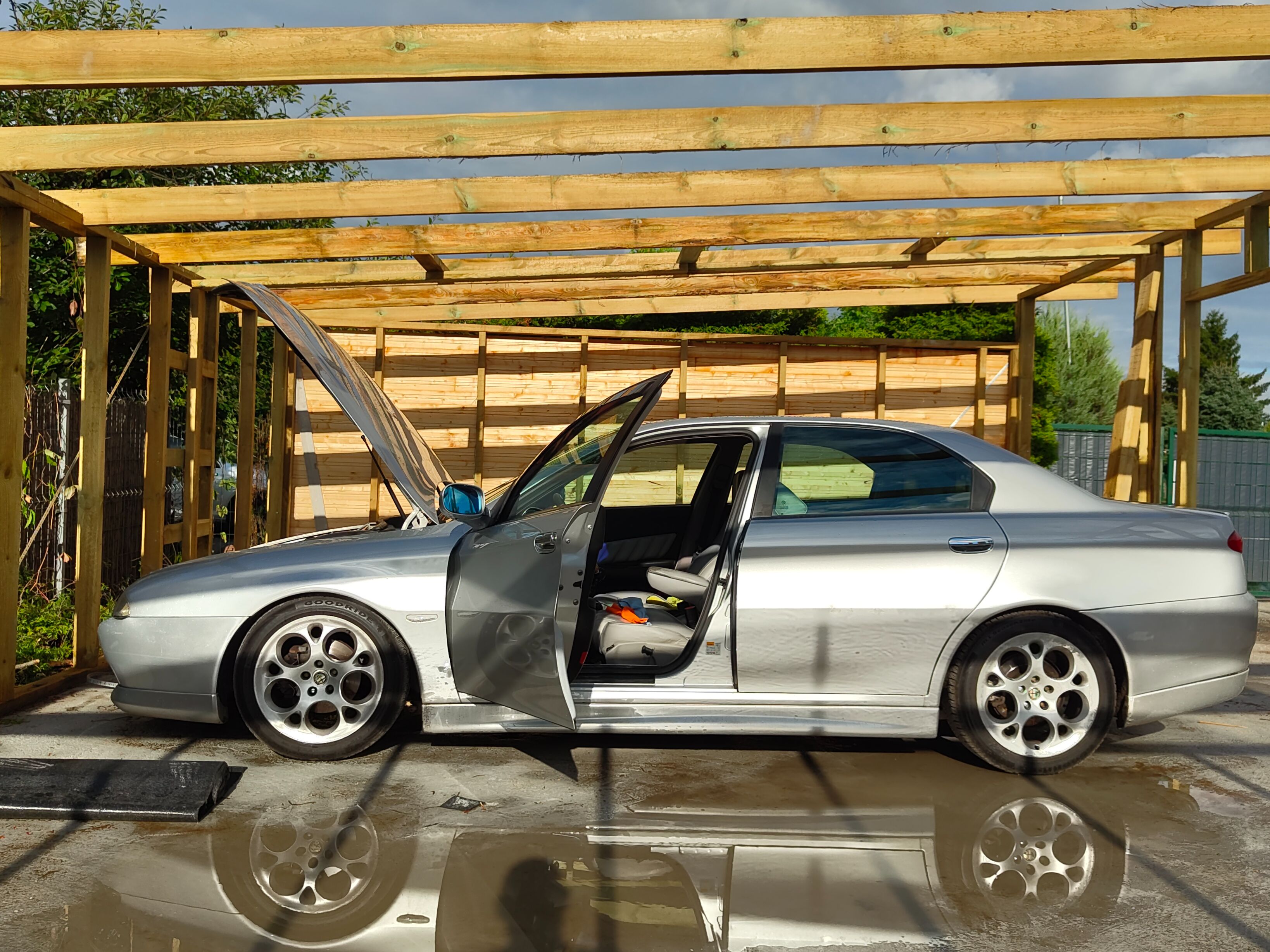 Alfa Romeo 166