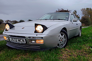 Porsche 944