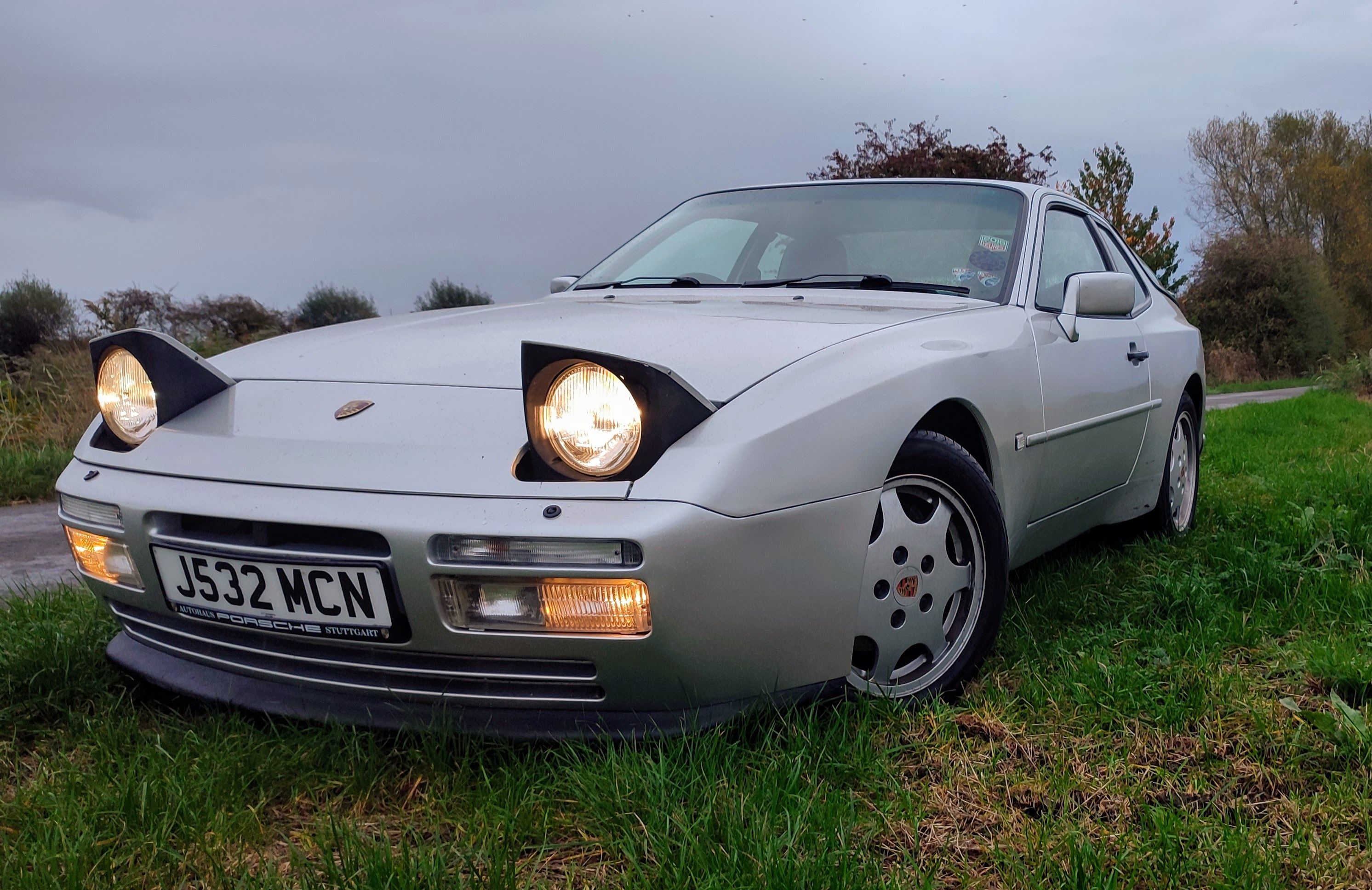 Porsche 944