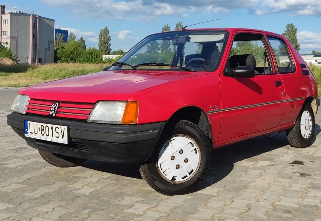 Peugeot 205