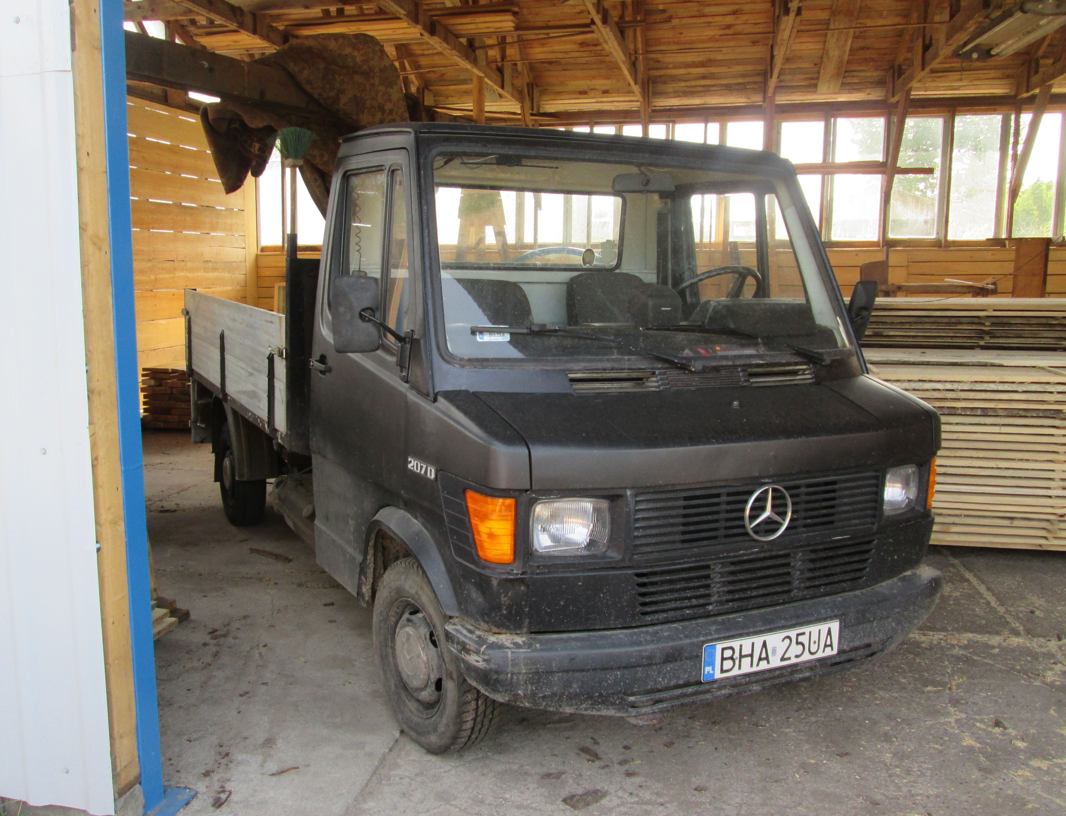 Mercedes-Benz 207 D